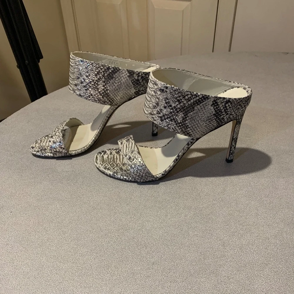 Stuart Weitzman Gray/Cream Snakeprint Leather Slide Sandals sz 9 M